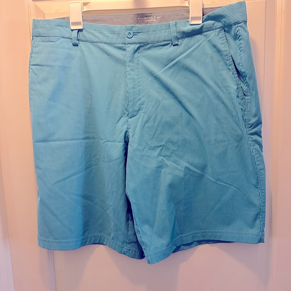 Men’s Nike hybrid shorts. Size 38